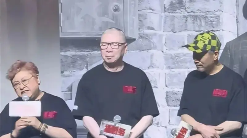 韩红为发表站台争议言论“走个面儿”致歉：我已泣不成声，诚恳道歉，即日起退出公益行业