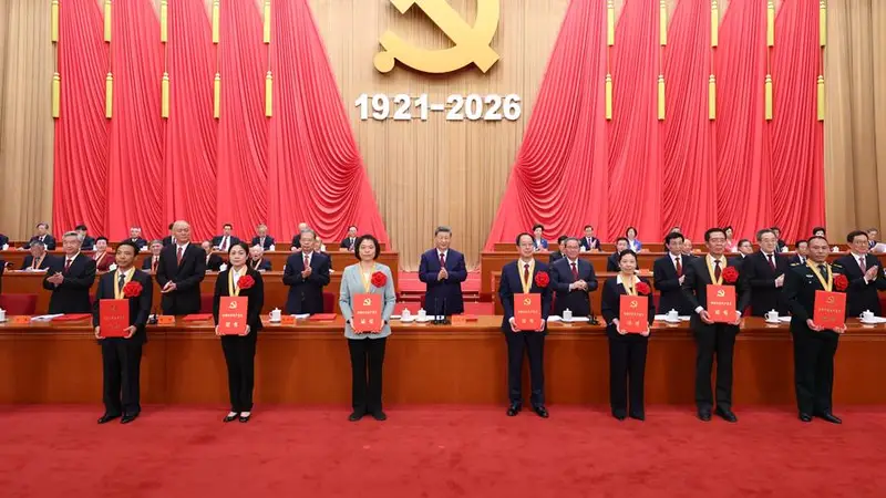 时政微观察丨时间不等人！历史不等人！牢记“三个务必”接续奋斗