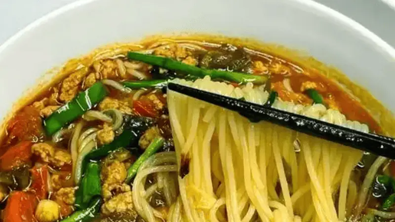 酸菜肉丝米线,酸爽开胃一吃就上瘾,做法比你想的简单多了