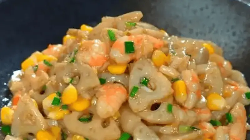 莲藕遇上虾仁和玉米，这道菜端上桌，全家筷子停不下来