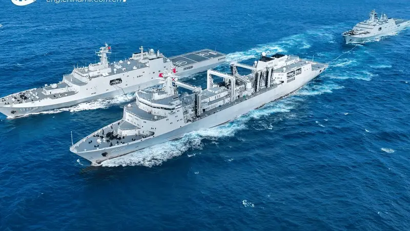 美媒惊曝中国6万吨级补给舰悄然下水,速度令美国绝望