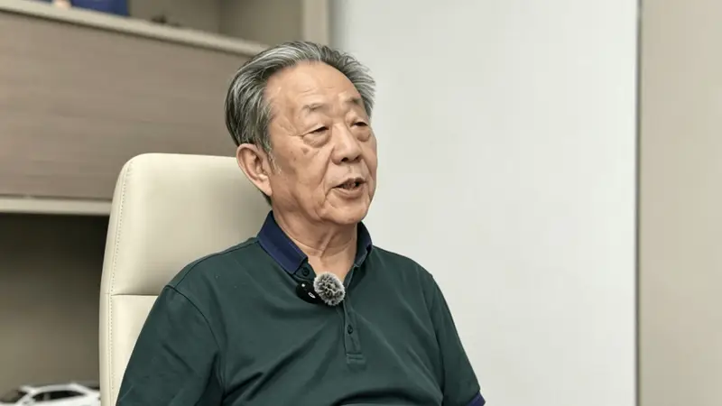 董扬：中国汽车芯片产业需拉群合作共克时艰