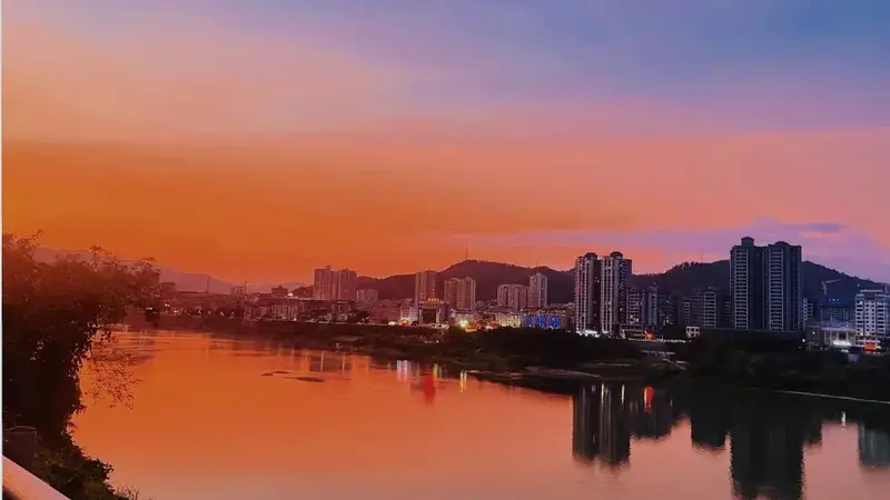 石泉夏日漫游指南：接住一整季的温柔与清凉