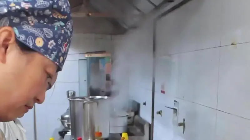 古都北京的卤味凉菜手艺研习课堂 手把手教你做出地道凉拌风味