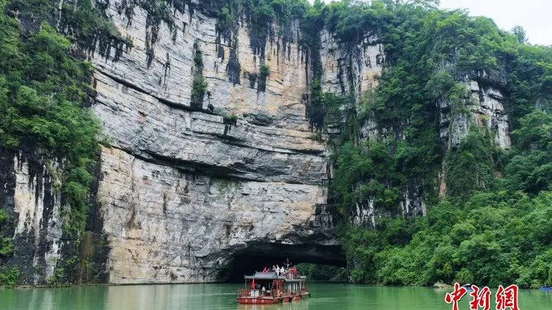 湖北来凤:酉水河峡谷美景入画屏