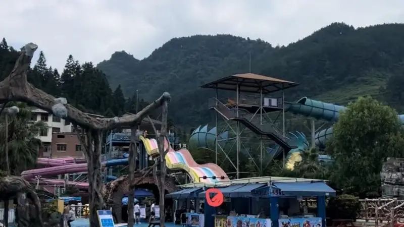 人直接飞了出去？游客称在贵州桃源河坠落受伤，景区：已赔付