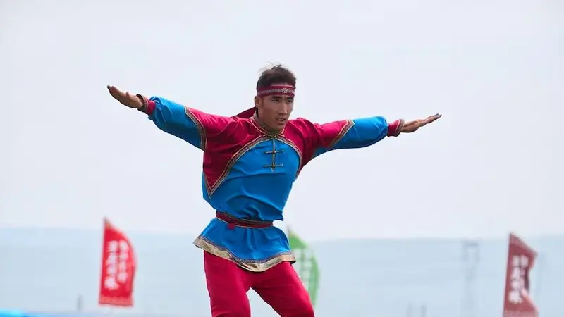 不远万里奔赴盛会,全国游客点赞那达慕,沉浸式解锁草原新体验