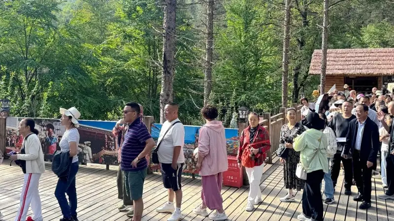 雅安宝兴:文旅“热”力全开“清凉经济”跑出加速度