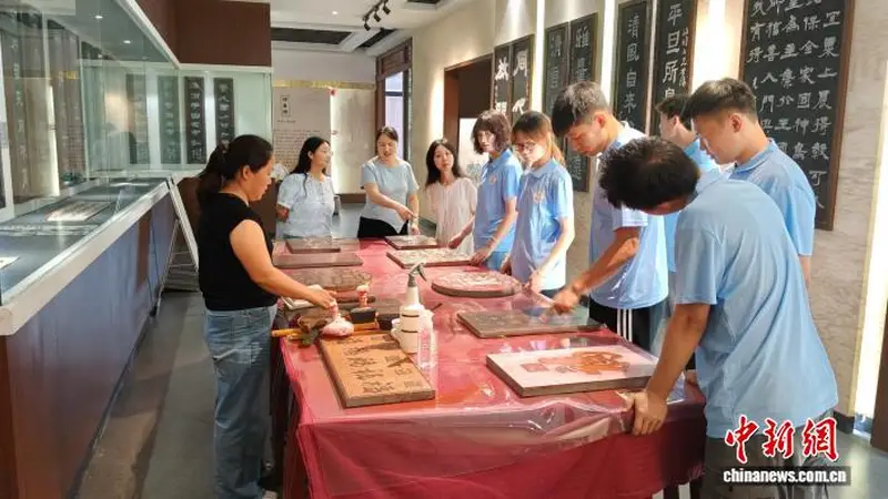 商洛学子探访非遗 赓续文化传承之路