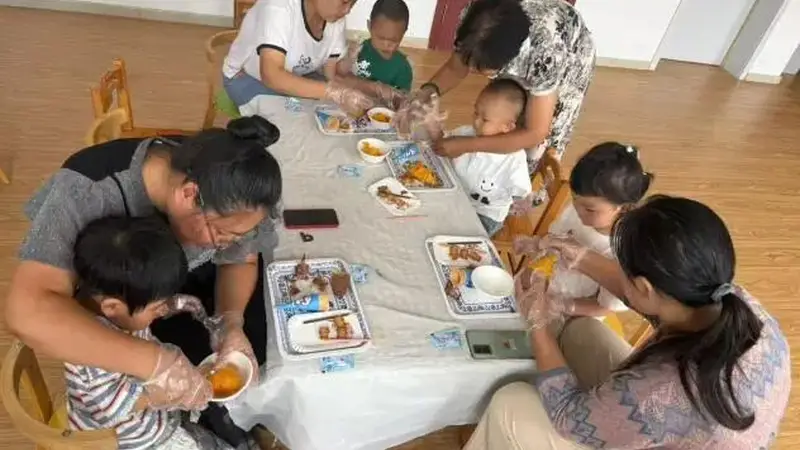 辉山街道冯道社区联合辉山中心幼儿园开展红薯冰淇淋制作活动