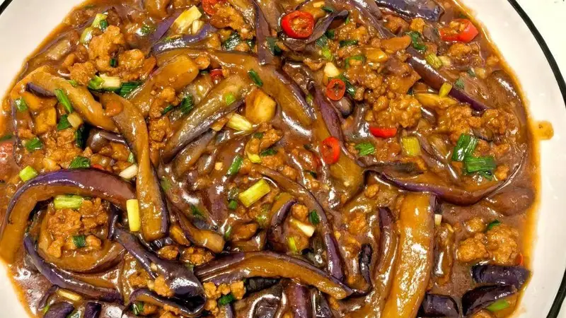 茄子不要红烧着吃了,学会这个做法,每次上桌都光盘,绵软入味超下饭
