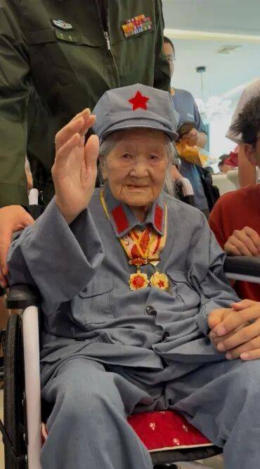 唯一健在参加过长征的女红军，105岁了